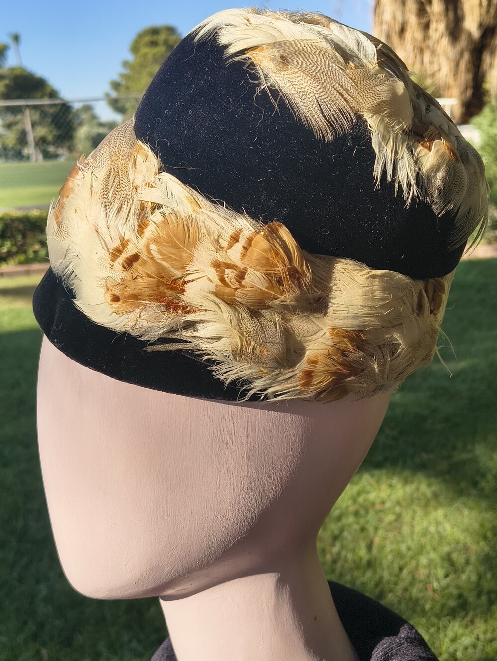 Schiaparelli Women's Hat Black Velvet and Feathers, Small, 1960s, Made In Italy